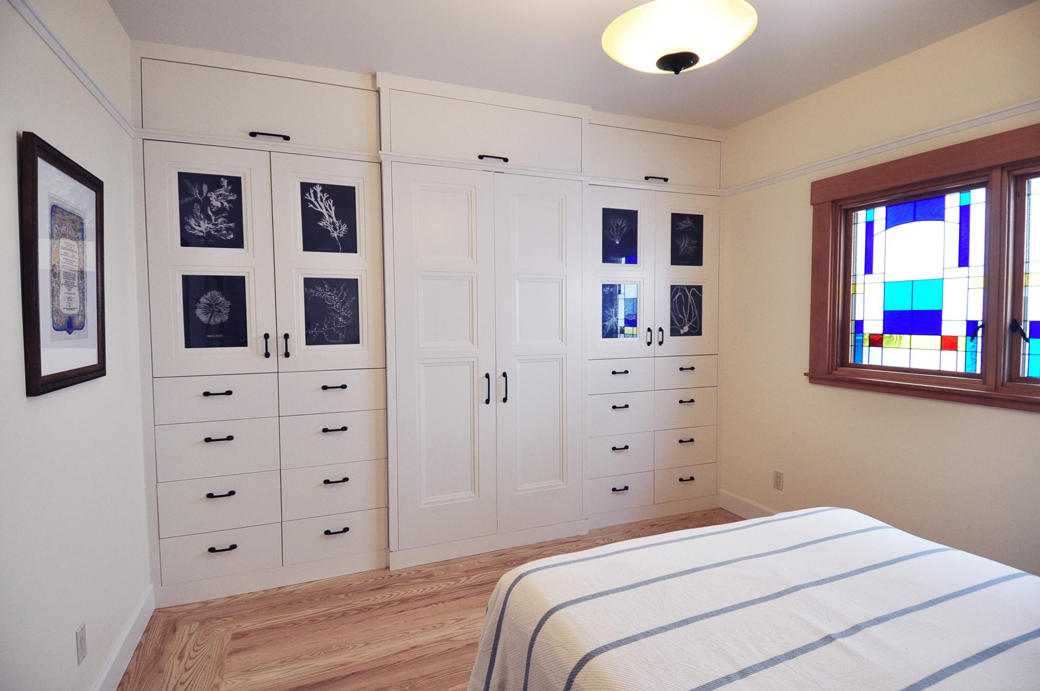 CABINET PICTUREFRAMES