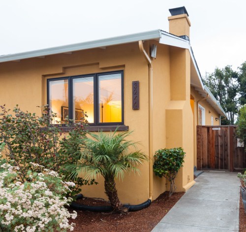 3246 Idaho 3 front window